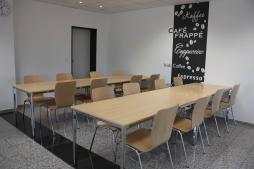 kantineneinrichtung_kantinenmoebel_kantinenstuehle_kantinentische_Kantine_stuehle_tische_(541).jpg
