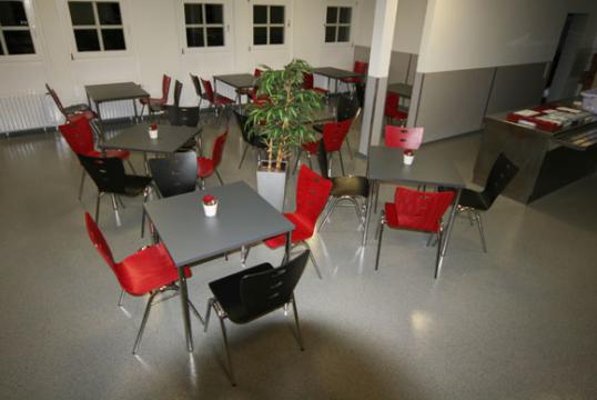 kantine_kantinenstuehle_(602).jpg
