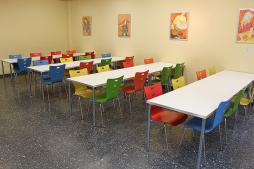 kantineneinrichtung_kantinenmoebel_kantinenstuehle_kantinentische_Kantine_stuehle_tische_(652).jpg