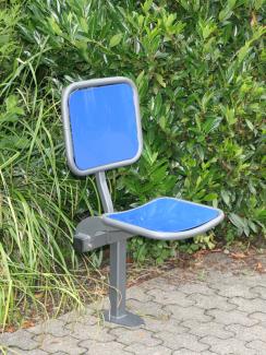 Kantineneinrichtung_Sitze_klappbar_an_der_Wand_befestigt_Krankenhaus_b1_a1_schwer_entflammbar_(46).jpg