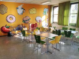kantineneinrichtung_kantinenmoebel_kantinenstuehle_kantinentische_Kantine_stuehle_tische_(636).jpg