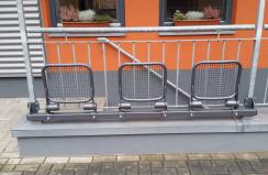 Kantineneinrichtung_Sitze_klappbar_an_der_Wand_befestigt_Krankenhaus_b1_a1_schwer_entflammbar_(42).jpg