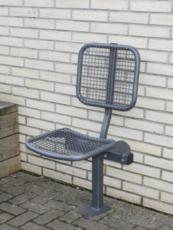 Kantineneinrichtung_Sitze_klappbar_an_der_Wand_befestigt_Krankenhaus_b1_a1_schwer_entflammbar_(39).jpg