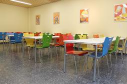 kantineneinrichtung_kantinenmoebel_kantinenstuehle_kantinentische_Kantine_stuehle_tische_(712).jpg